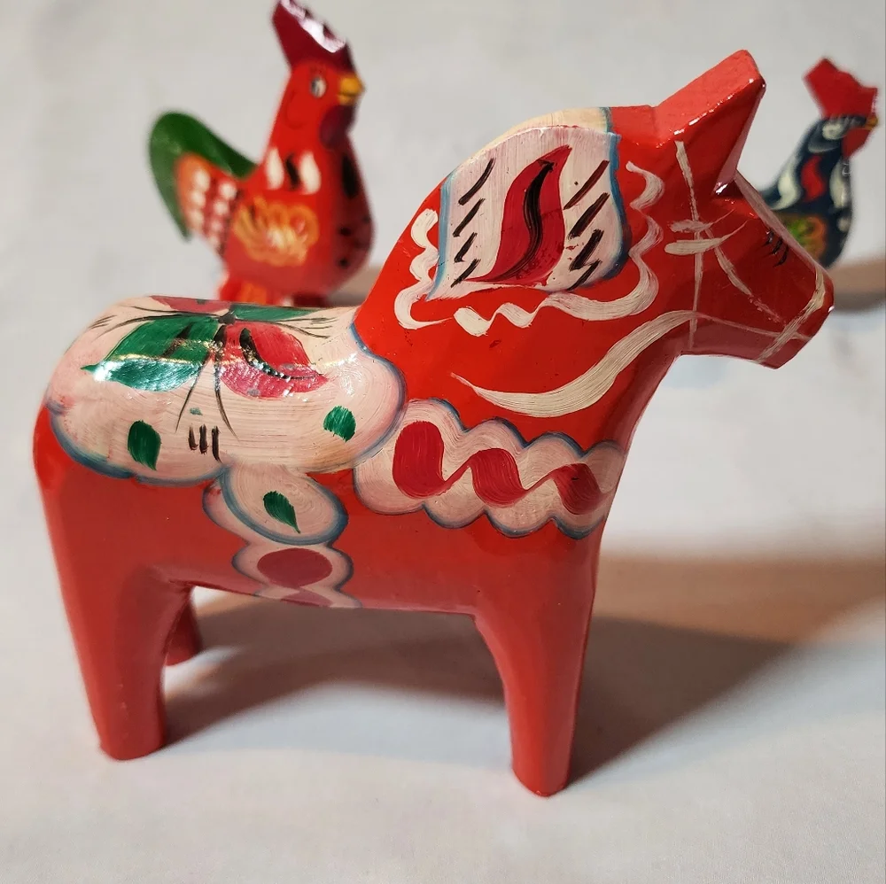 Vintage Swedish Tilly G.A. Olssen Hand Vrafted Dala Horses & Roosters Set